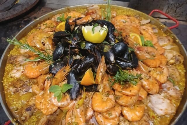 Paella, Le Bistrot Alexis à Villieu-Loyes-Mollon